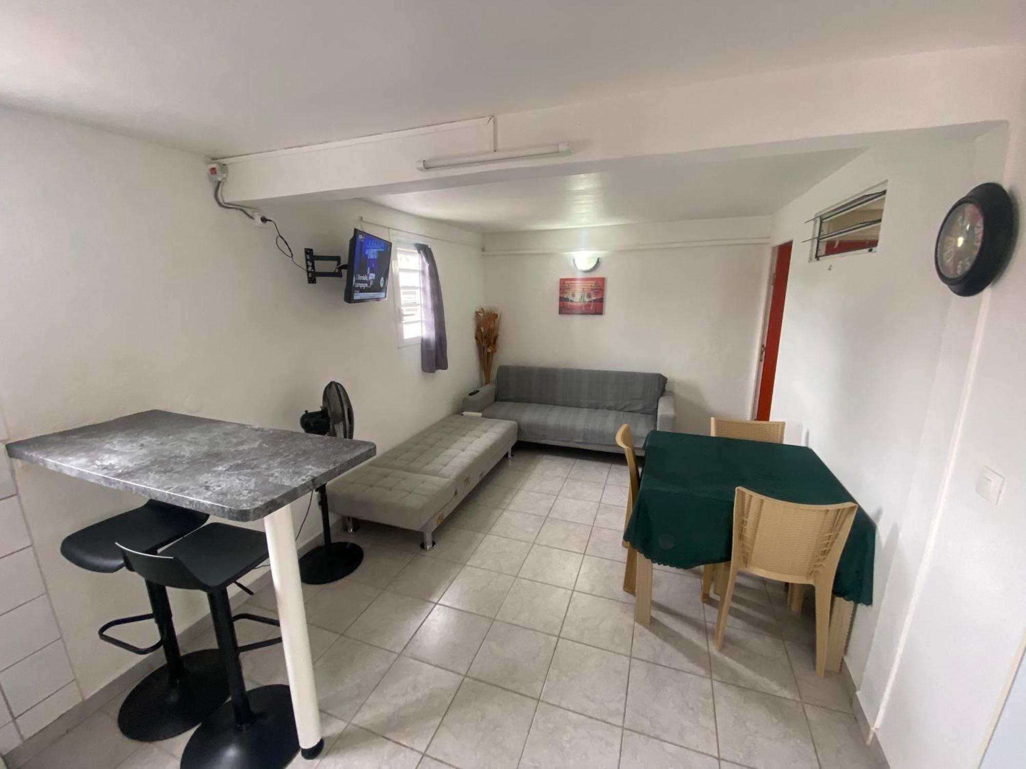 Logement De 40M2 Avec Terrasse, Moderne Et Equipe Petit-Canal Extérieur photo